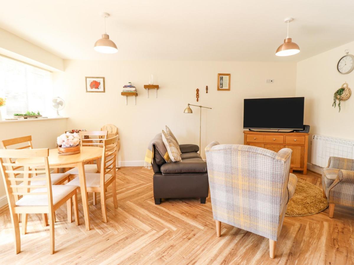 Varley Villa Нютаун Екстериор снимка