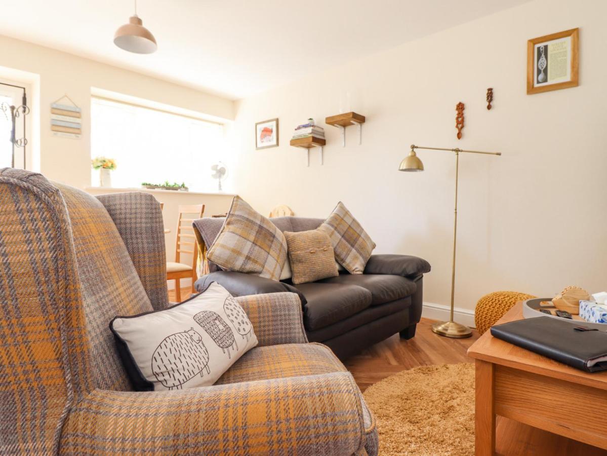 Varley Villa Нютаун Екстериор снимка