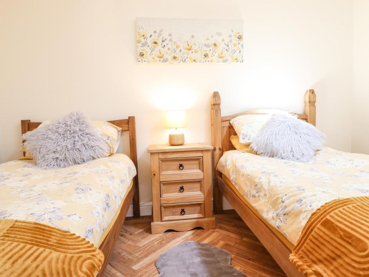 Varley Villa Нютаун Екстериор снимка